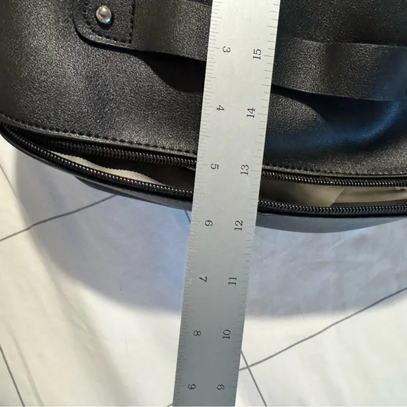 Black cosmetics bag - Picture 6 of 6